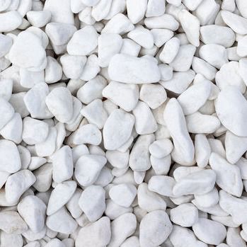 White pebbles, small smooth stones with rounded shapes